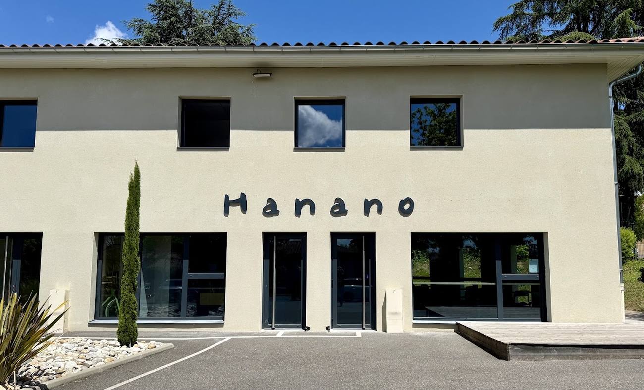 Façade du restaurant Hanano, allée Benoît Raclet à Chazay-d'Azergues